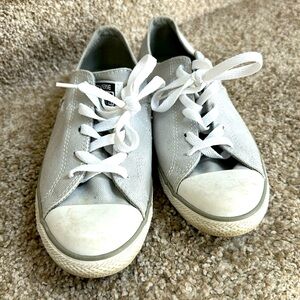Lady size 9, gray converse All-Star sneakers